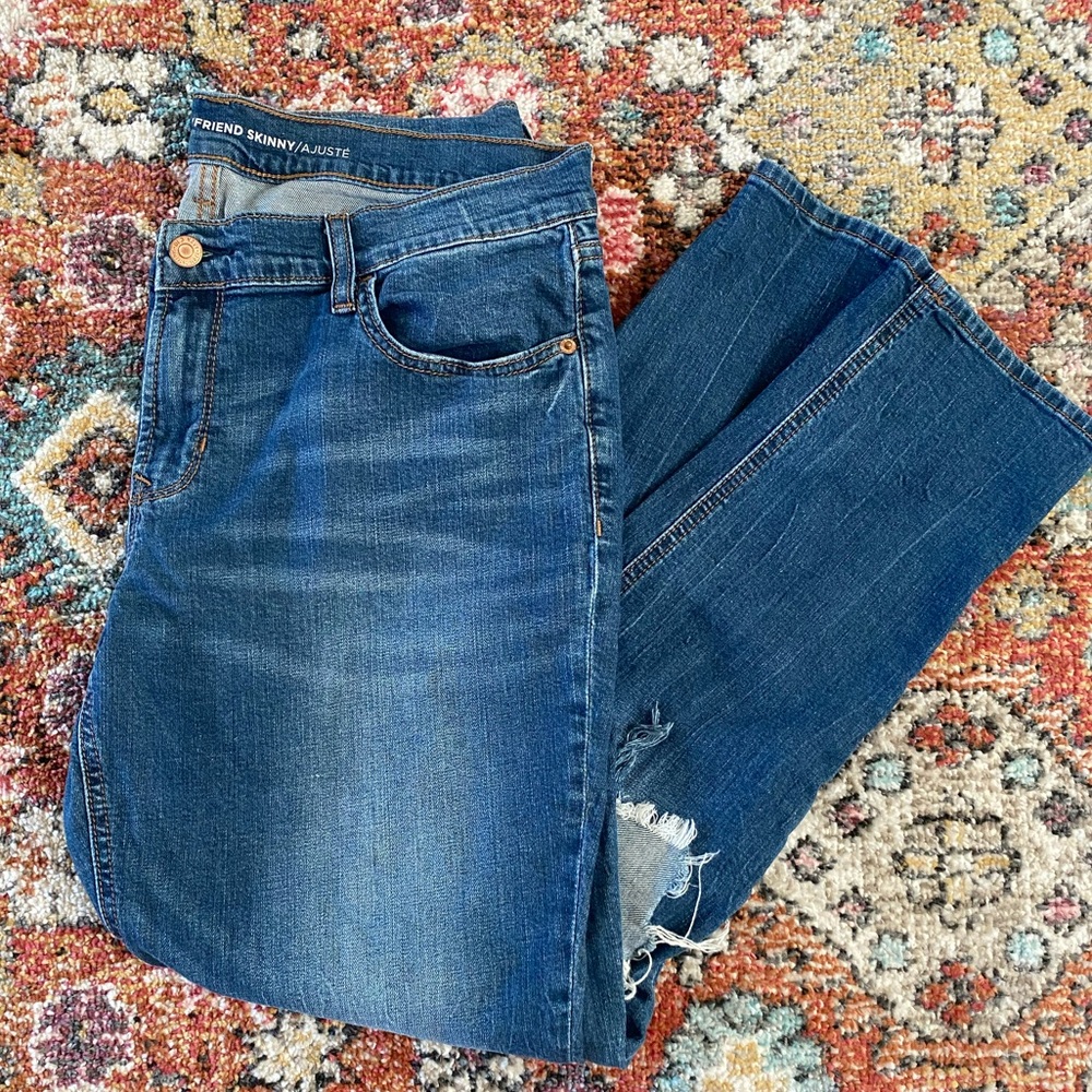 Old Navy Boyfriend Distressed Skinny Jeans size 10 regular